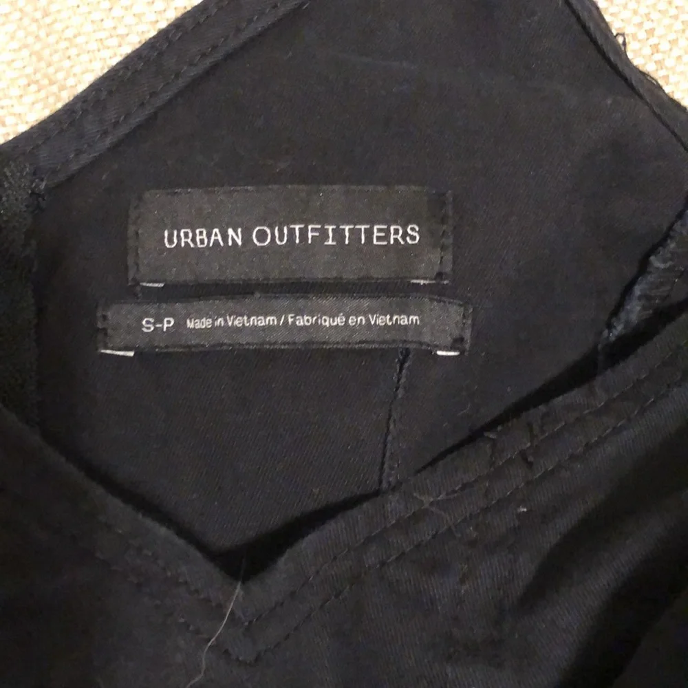 ♥️Urban Outfitters Overall Shorts♥️ - Picture 5 of 5